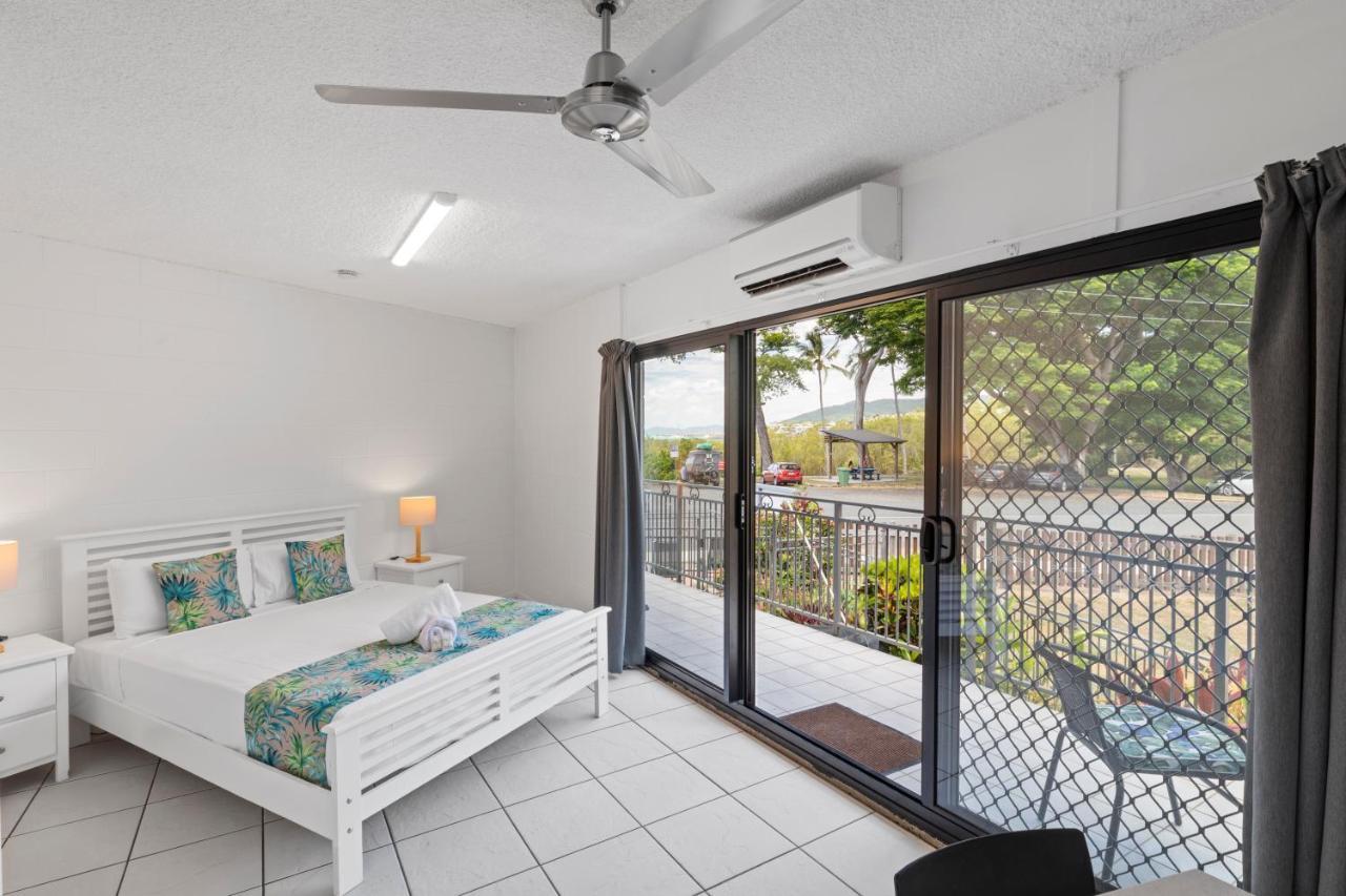 Whitsunday Waterfront Apartments Эйрли-Бич Экстерьер фото